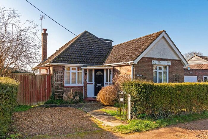 3 Bedroom Detached Bungalow For Sale In Manor Road, Twyford, SO21