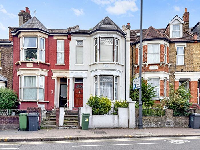 2 Bedroom Terraced House For Sale In Hoe Street, London, E17