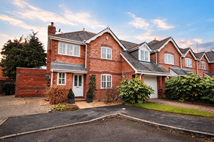 4 Bedroom End Terrace House For Sale In High Street, Twyford, Reading, Berkshire, RG10