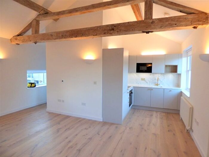 1 Bedroom Flat To Rent In Chalk Lane, Epsom, KT18