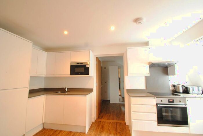 4 Bedroom Flat To Rent In Hampden Road, London, N8