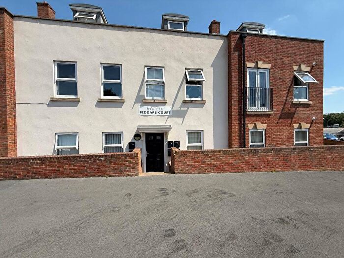 2 Bedroom Flat For Sale In Catsbrook Road, Peddars Court, LU3