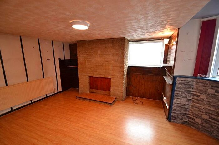 3 Bedroom Flat For Sale In Orchard House, Old North Rd, Royston, SG8