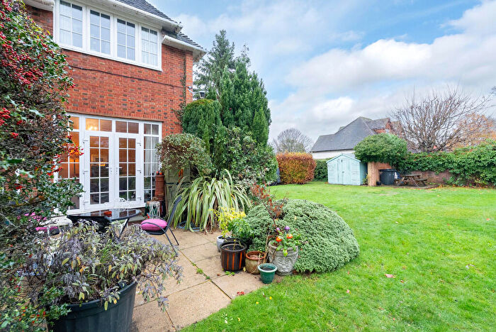 2 Bedroom Apartment For Sale In St. Pauls Road West, Dorking, RH4