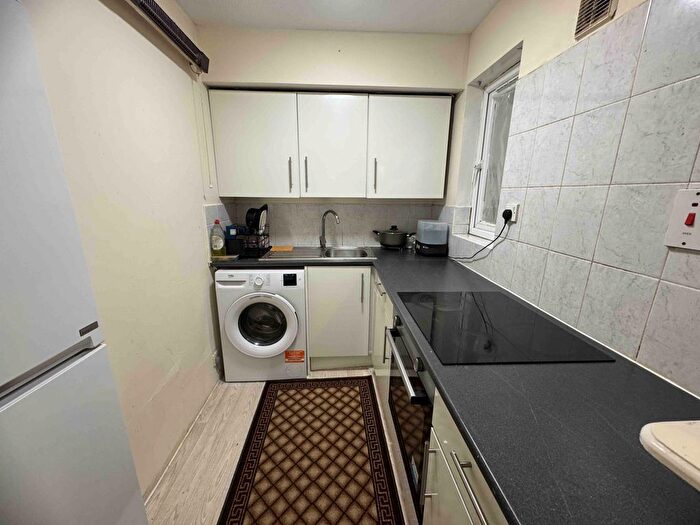 1 Bedroom Studio To Rent In Pikestone Close, Hayes, UB4