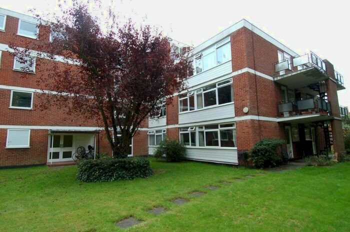 1 Bedroom Flat To Rent In Beaver Close, Hampton, TW12