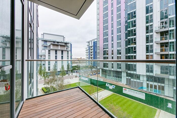 2 Bedroom Flat To Rent In Eastfields Avenue, Wandsworth, SW18