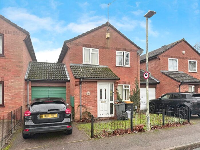 3 Bedroom Link Detached House For Sale In Whittingstall Avenue, Kempston, Bedford, MK42