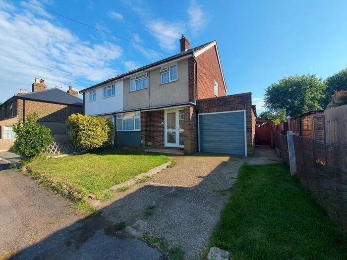 3 Bedroom Semi-Detached House To Rent In Cromwell Road, Cheshunt, Waltham Cross, EN7