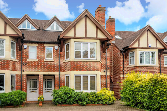 4 Bedroom Semi-Detached House To Rent In Blandford Avenue, Oxford, OX2