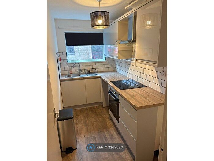 2 Bedroom Flat To Rent In Collingwood Crescent, Newport, NP19