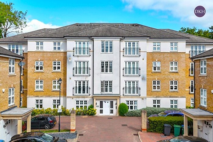 2 Bedroom Flat To Rent In Hurst Court, Elliot Road, Watford, Hertfordshire, WD17
