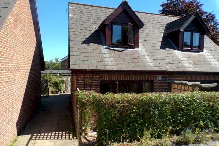 1 Bedroom Property To Rent In Chapel Place, Wadhurst TN5