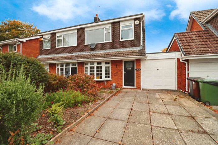 3 Bedroom Semi-Detached House For Sale In Yardley Drive, Spital, CH63