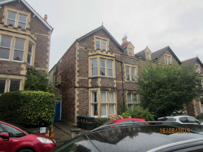 3 Bedroom Flat To Rent In Mortimer Road &#; First Floor Flat Ref, BS8
