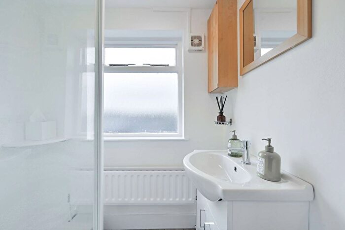 1 Bedroom Flat To Rent In Edbrooke Road, Maida Vale, London, W9