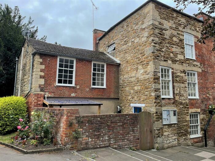 2 Bedroom Maisonette To Rent In Silver Street, Dursley, GL11
