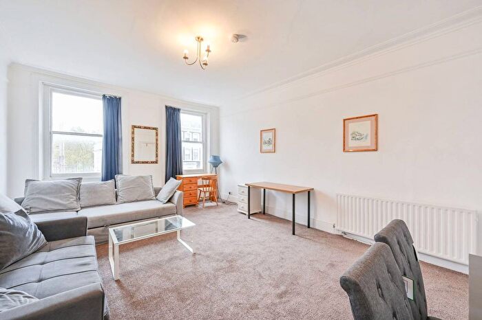 3 Bedroom Flat To Rent In Cromwell Road, South Kensington, London, SW7