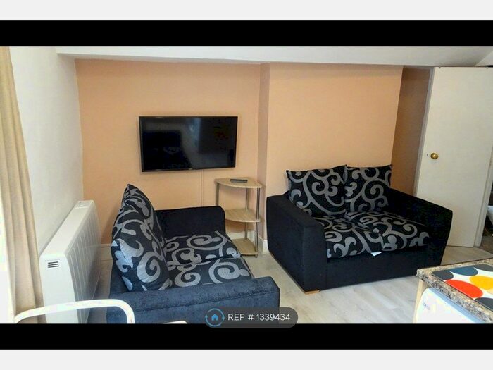 3 Bedroom Maisonette To Rent In Northgate, Canterbury, CT1