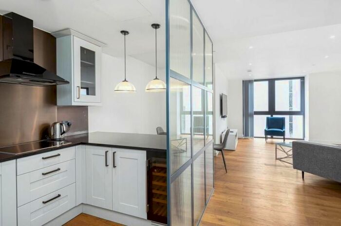 2 Bedroom Flat To Rent In Emery Way, London, E1W