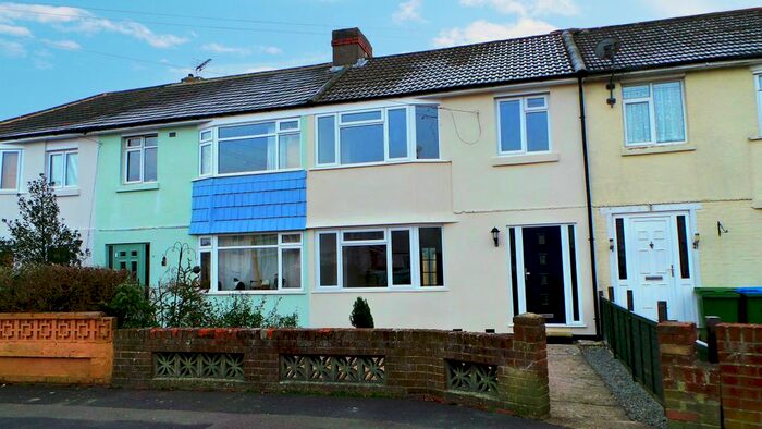 3 Bedroom Terraced House To Rent In St. Michaels Grove, Fareham, PO14