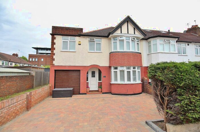 4 Bedroom End Of Terrace House To Rent In Teesdale Gardens, Isleworth, TW7