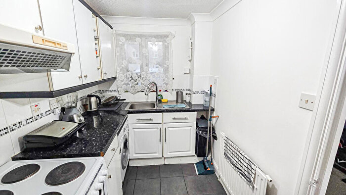 1 Bedroom Flat For Sale In Custom House, London, E16