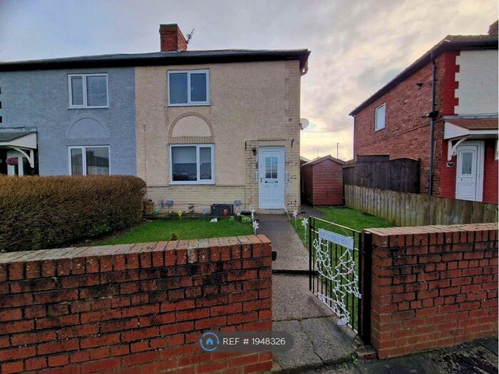 2 Bedroom Semi-Detached House To Rent In Lindisfarne Recess, Jarrow, NE32