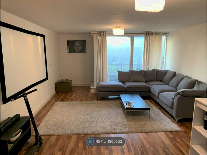 2 Bedroom Flat To Rent In The Quadrangle, Manchester, M1