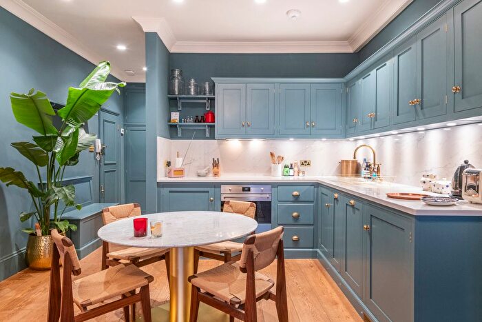 1 Bedroom Flat For Sale In Monmouth Street, Seven Dials, WC2H