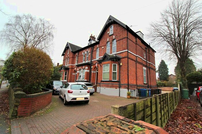 2 Bedroom Flat To Rent In Tatton Road South, Heaton Moor, Stockport SK4