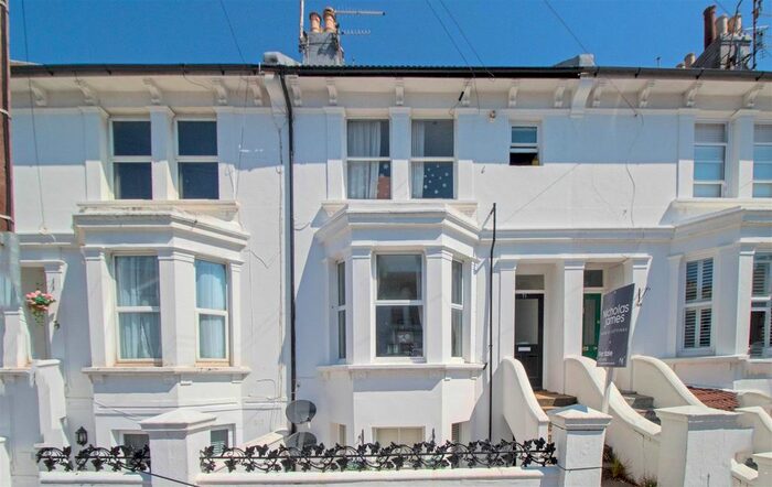 2 Bedroom Flat To Rent In Goldstone Road, Hove, BN3