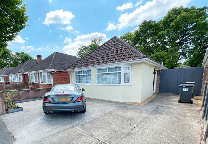 4 Bedroom Chalet For Sale In Wicket Road, Bournemouth, BH10