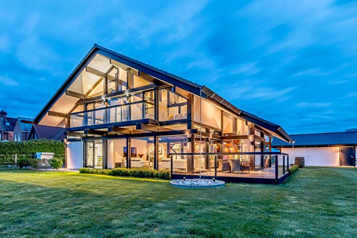 4 Bedroom Detached House To Rent In Chesterton Road, Harbury, Warwickshire, CV33