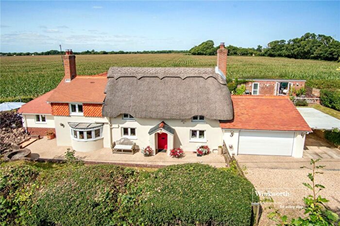 4 Bedroom Detached House For Sale In Lyndhurst Road, Bransgore, Christchurch, Hampshire, BH23