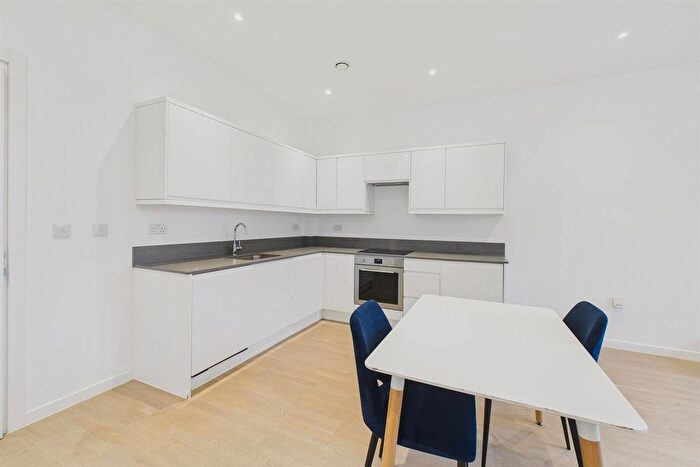 1 Bedroom Flat To Rent In Riverbank Way, London, TW8