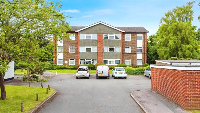 2 Bedroom Apartment For Sale In Sarum Court, Parkhouse Lane, Reading, Berkshire, RG30