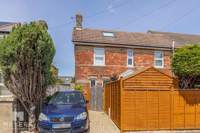 2 Bedroom Apartment To Rent In Parkwood Road, Southbourne, BH5