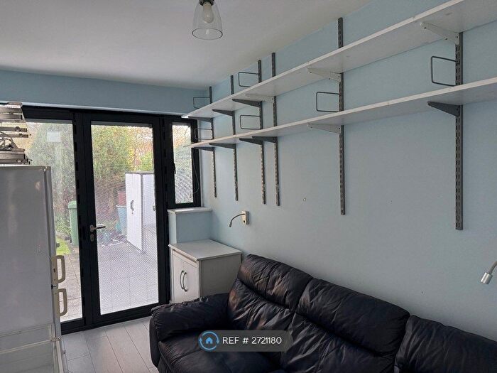 1 Bedroom Flat To Rent In Harford Drive, Watford, WD17