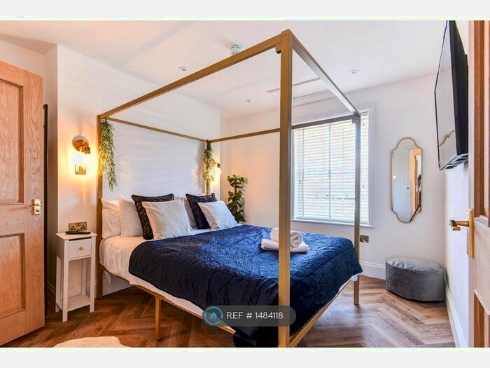 4 Bedroom Maisonette To Rent In Marine Square, Brighton And Hove, BN2