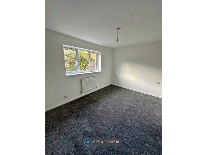 2 Bedroom End Of Terrace House To Rent In St. Pauls Close, Evesham, WR11