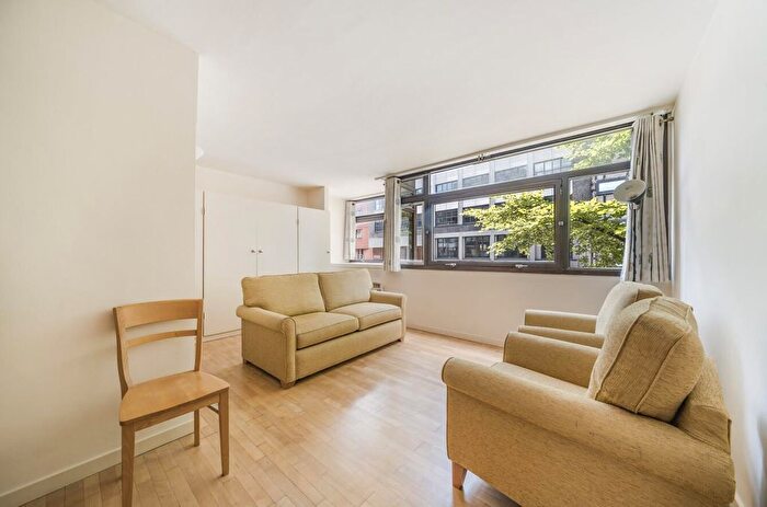 1 Bedroom Flat To Rent In Crescent House, Golden Lane Estate, London, EC1Y
