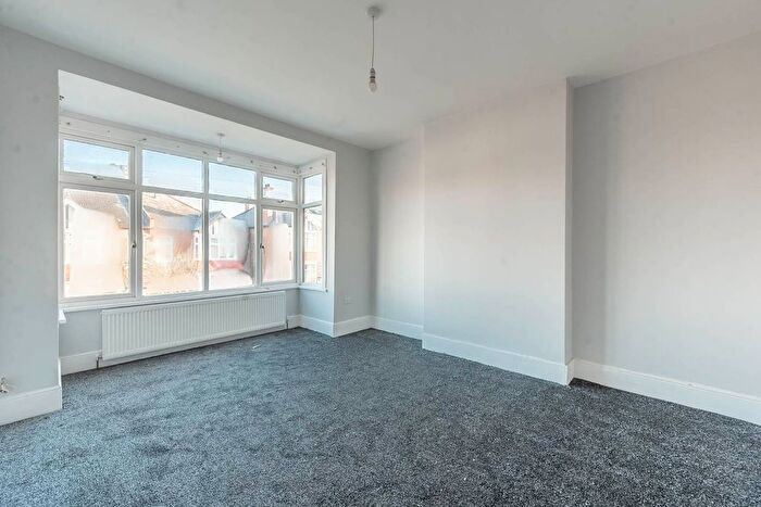 2 Bedroom Flat To Rent In Whitehall Road, Harrow, HA1