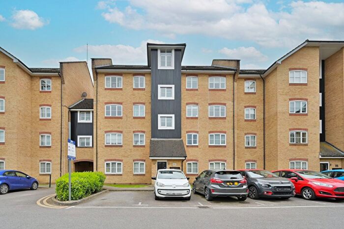 2 Bedroom Flat To Rent In Evans Wharf, Hemel Hempstead, HP3