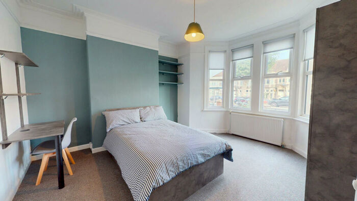 6 Bedroom House To Rent In Fishponds Road, Bristol, BS16