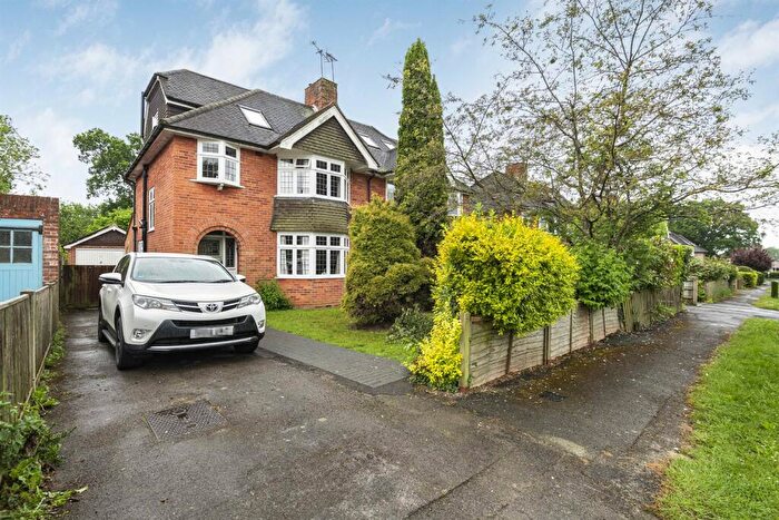 4 Bedroom Semi-Detached House To Rent In Chalgrove Way, Emmer Green, Reading, RG4
