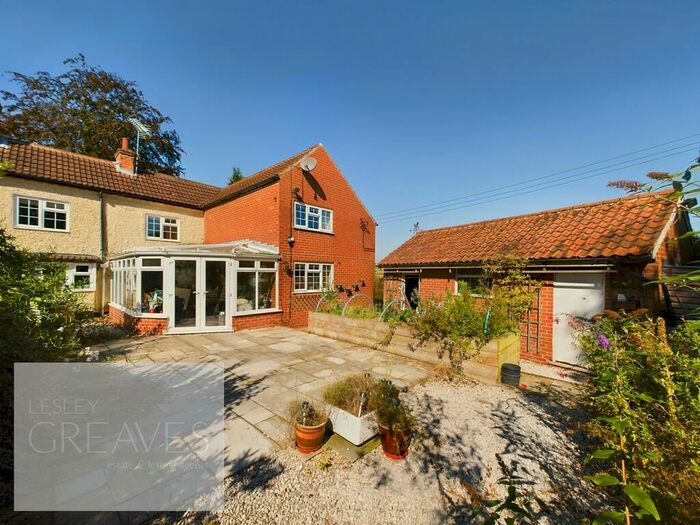 4 Bedroom Cottage For Sale In Lingwood Lane, Woodborough, Nottingham, NG14