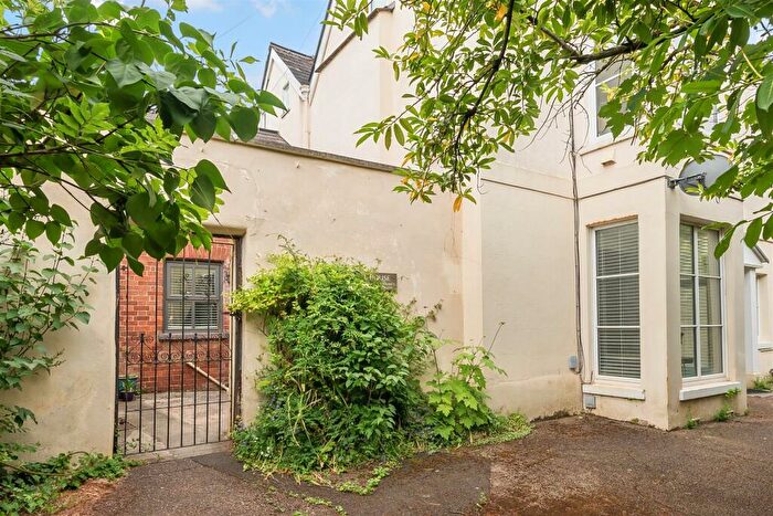 2 Bedroom Apartment To Rent In Topsham Road, Exeter, EX2