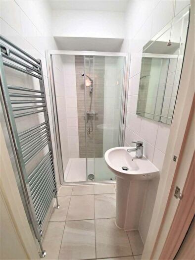 5 Bedroom Apartment To Rent In Garden Flat, Westfield Park, BS6