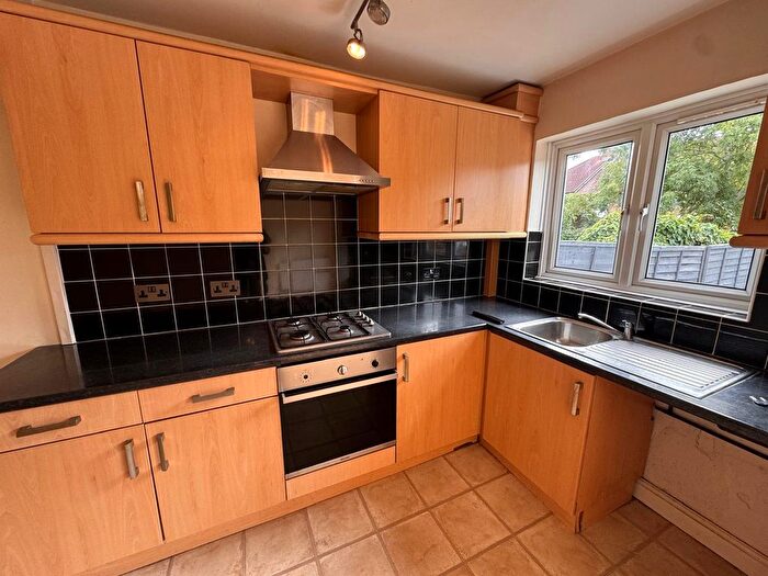 3 Bedroom Terraced House To Rent In Waverley Road, London, SE25